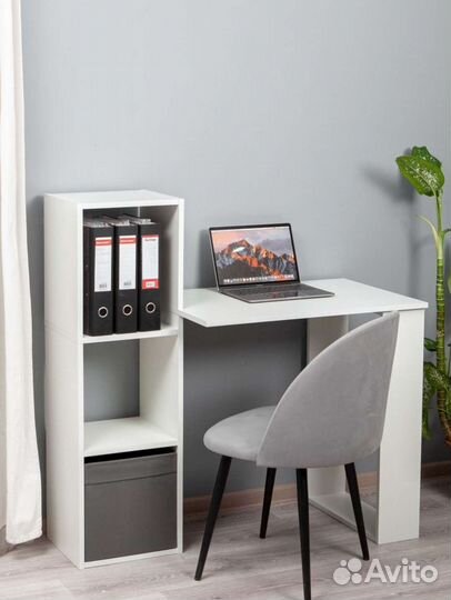 Стол письменный новый,в коробке