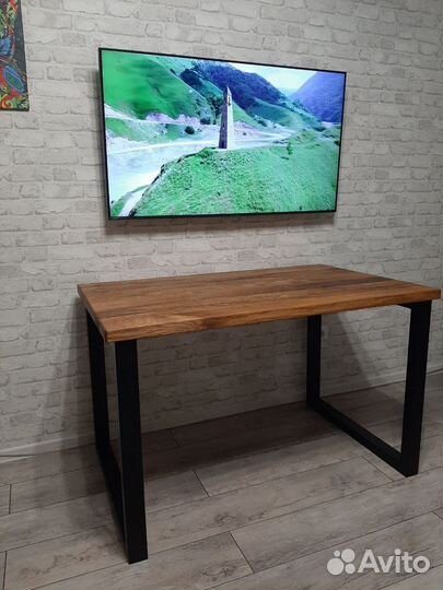 Стол в стиле лофт