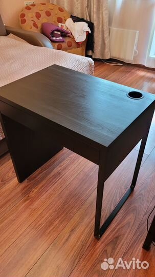 Компьютерный стол IKEA mikke