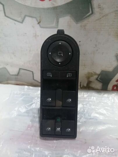 Блок управления стеклоподъемниками Opel Astra H