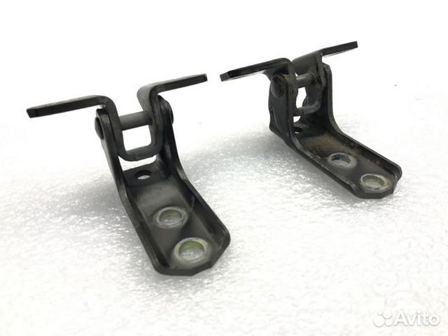 Петля двери передняя правая Mitsubishi Lancer 10