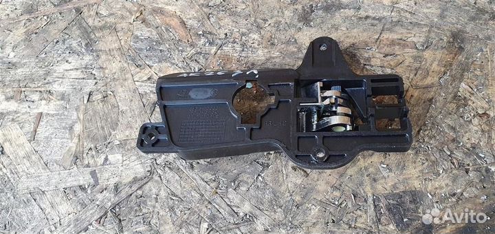 Ручка двери задней внутренняя левая Hyundai i30 2