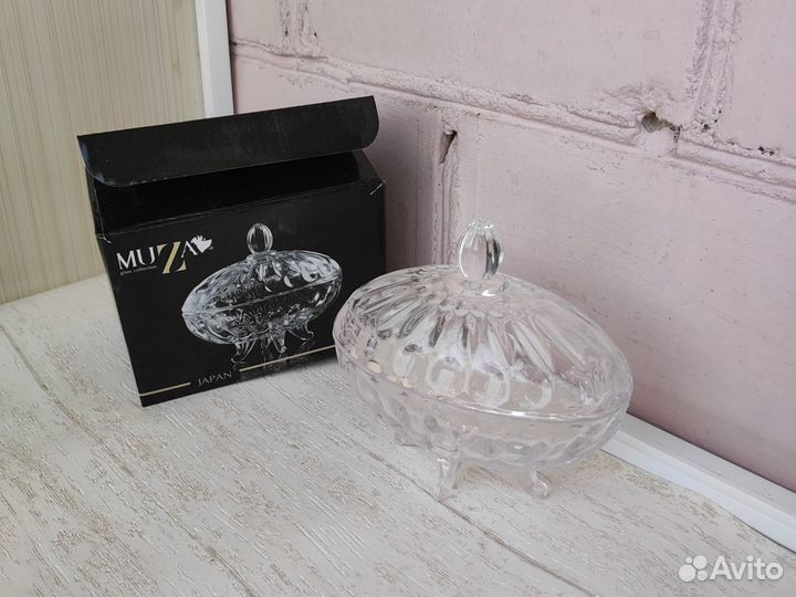 Конфетница стеклянная новая