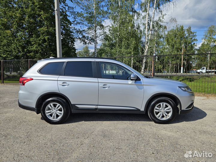 Mitsubishi Outlander 2.0 CVT, 2022, 40 600 км