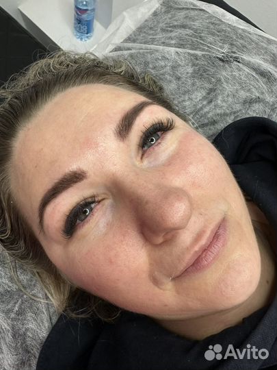 Ламинирование ресниц и коррекция бровей