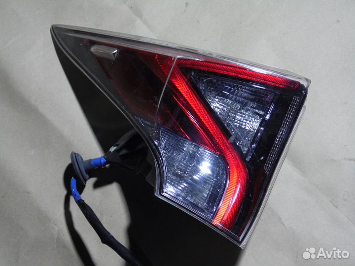 Фонарь задний левый Тойота Приус 50