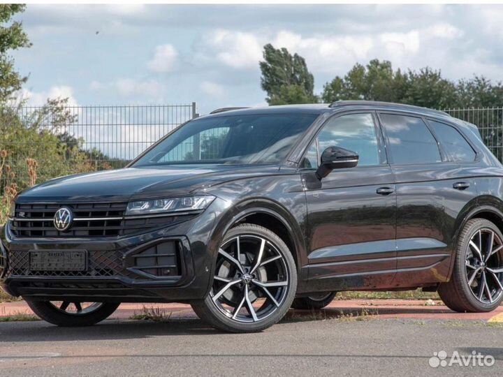 Volkswagen Touareg 3.0 AT, 2024