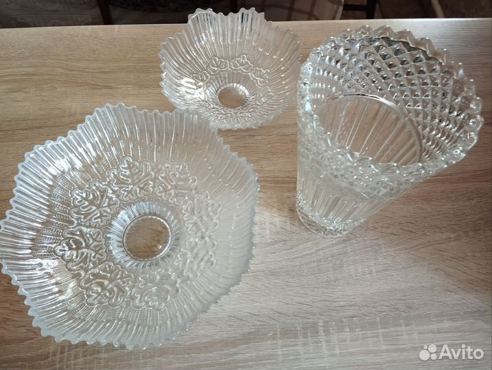 Стеклянная вазы