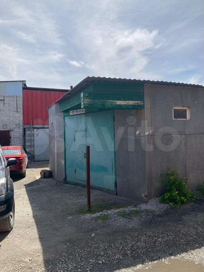 Гараж, > 30 м²