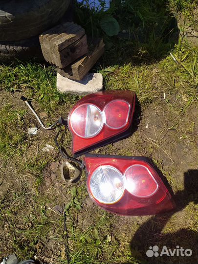 Chevrolet aveo t300 задние фары