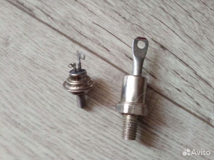 Продам тиристоры