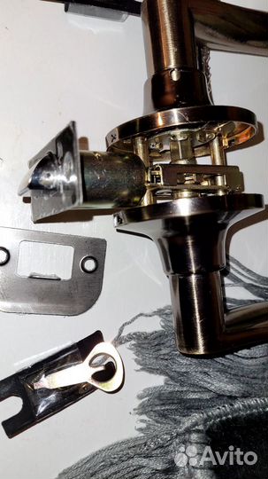 Дверная ручка с замком