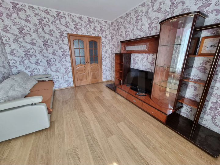 2-к. квартира, 60 м², 3/10 эт.
