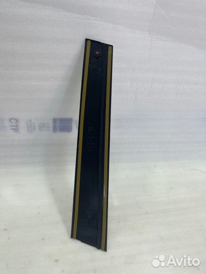 Накладка стойки двери передняя левая Toyota Camry