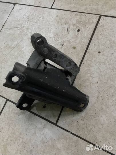 Опора двигателя mitsubishi lancer 10