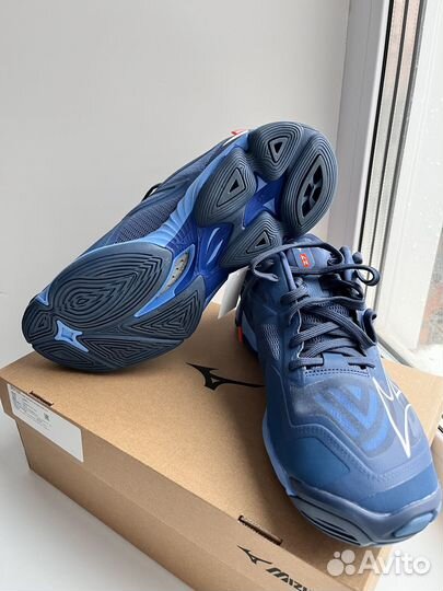 Mizuno wave lightning z7