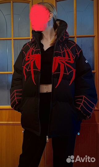 Куртке человек паук черная
