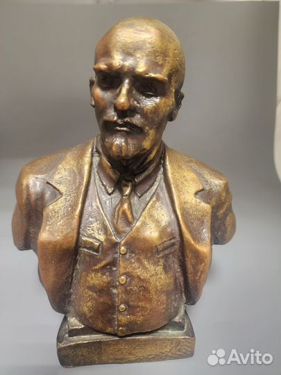 Бронзовая статуэтка бюст