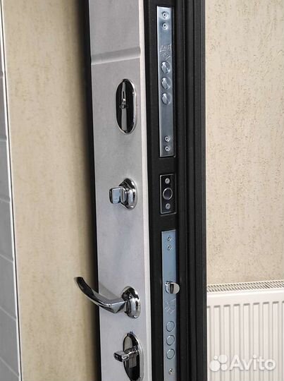 Дверь входная зеркало бетон