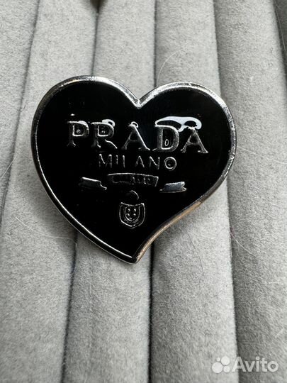 Брошь dior, YSL, prada, versace