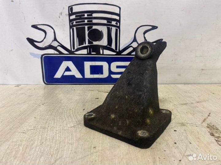 Кронштейн двигателя Ssangyong Rexton 1 D27DT 2005