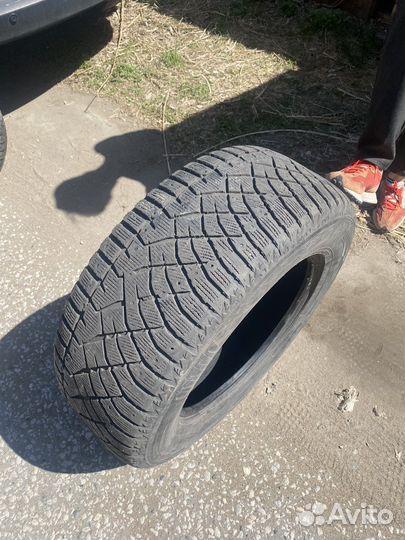 Nitto Therma Spike 285/60 R18