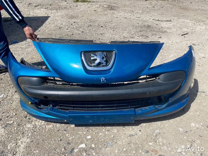 Бампер передний Peugeot 207 хэтчбэк 5 дв. 2007