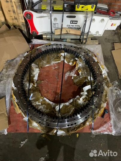 Круг поворотный Volvo EC380