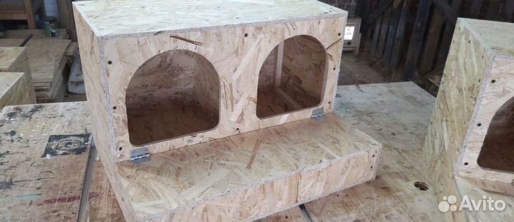 Гнездо для кур с яйцосборником