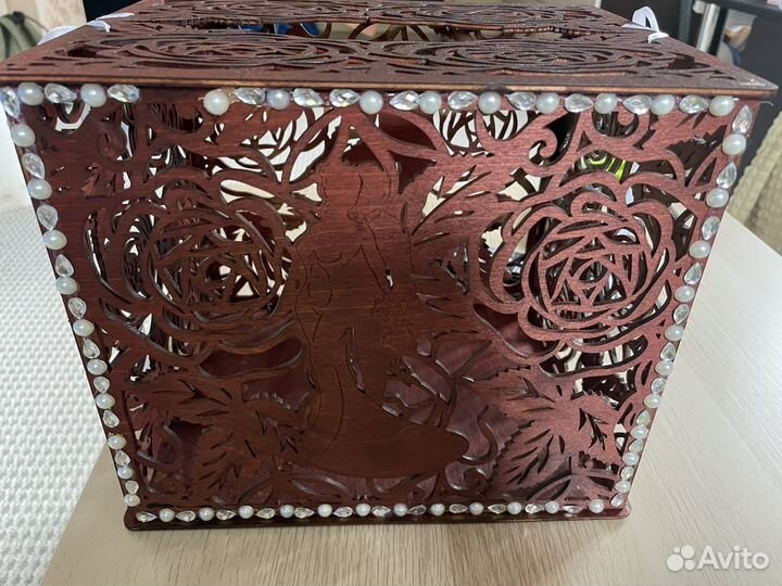 Сундук деревянный