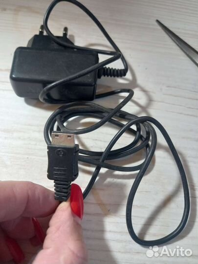 Зарядное устройство для телефона