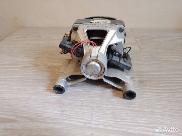 Двигатель стиральной машины Индезит Аристон