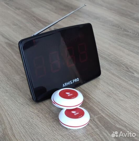 Кнпока вызова официанта и табло отображения вызова