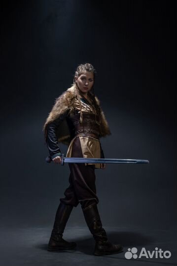 Женский костюм эпохи викингов Лагерта