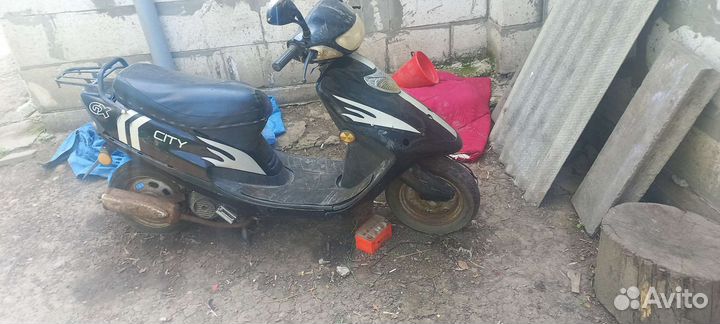 Продам скутор на запчасти