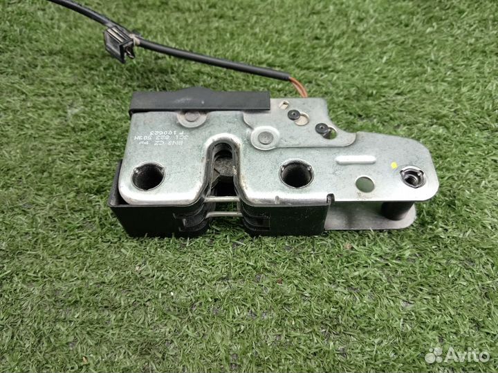 Замок капота 3C1823509H Volkswagen Passat CC