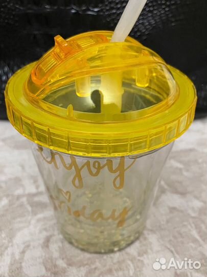 Стаканчик с трубочкой