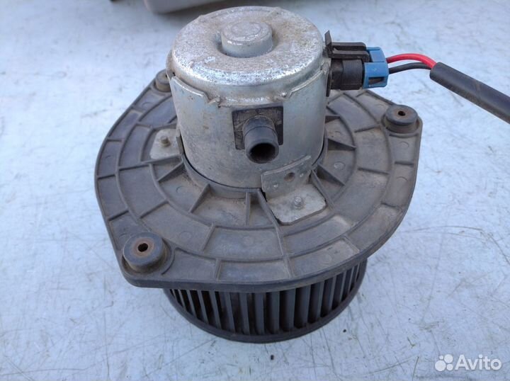 Моторчик отопителя Лада Приора