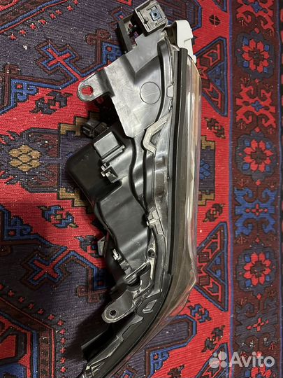 Фары на Toyota Land Cruiser 200