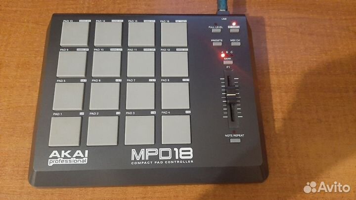 Akai mpd 18