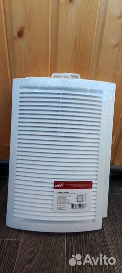 Решётка с сеткой против насекомых