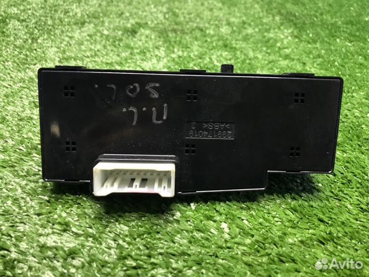 Блок управления стеклоподъемниками Hyundai Solaris