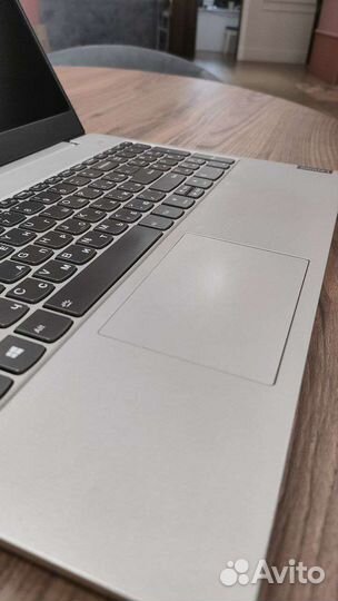 Ноутбук Lenovo