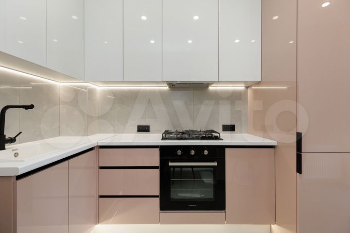 2-к. квартира, 57 м², 2/9 эт.