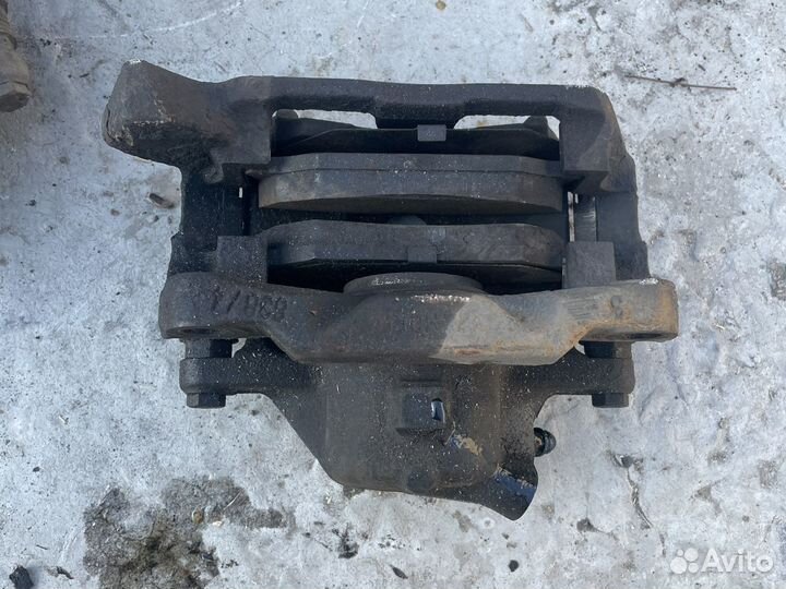 Передний суппорт Рено Меган 1