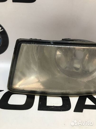 Фара противотуманная передняя левая Skoda Octavia