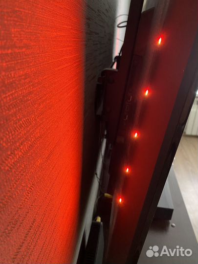 Телевизор Philips 42 Ambilight