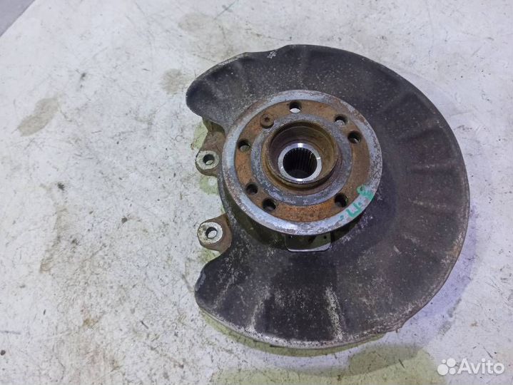 Кулак задний правый A1663500508