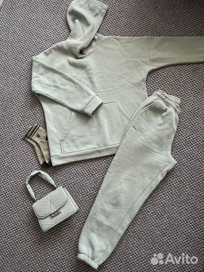 Костюм женский на флисе 46 цвет фисташковый