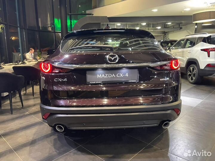 Mazda CX-4, 2022